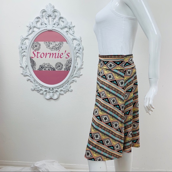 Lularoe /  Multicolor and Shape Skirt - Picture 4 of 8